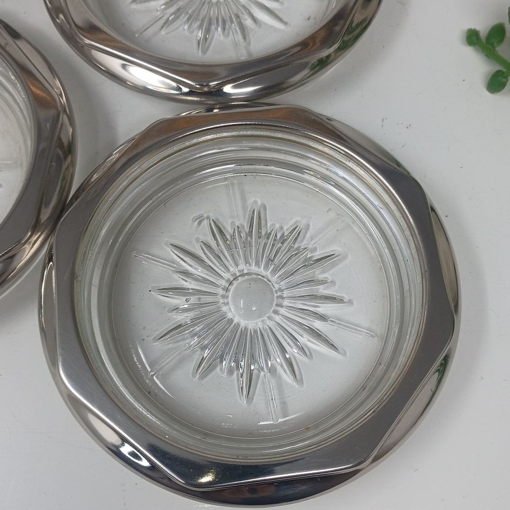 Glass Coaster Set with Silver Rim - Clear - Picture 3 of 7